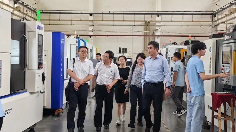 智能工厂定制开发：价格背后的考量因素**